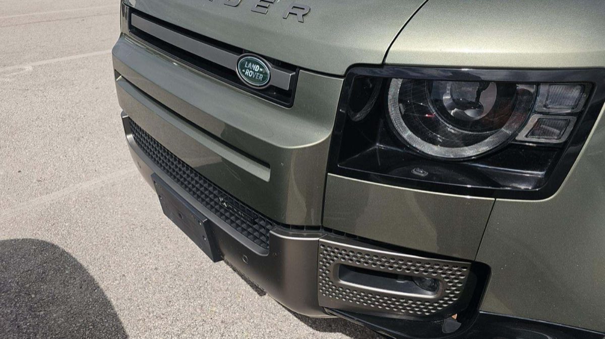 2022 Land Rover Defender 110 X-Dynamic HSE photo 19