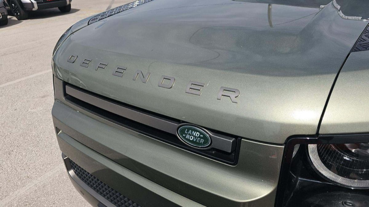 2022 Land Rover Defender 110 X-Dynamic HSE photo 20