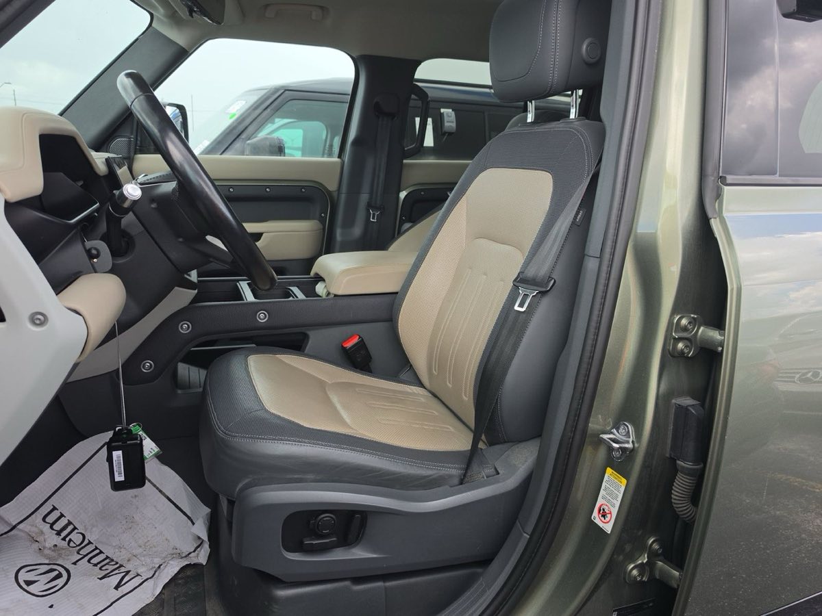 2022 Land Rover Defender 110 X-Dynamic HSE photo 10