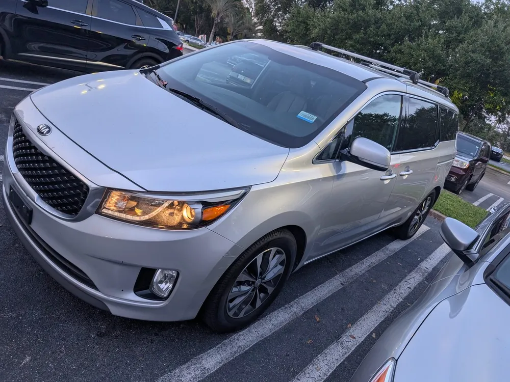 2016 Kia Sedona EX 3
