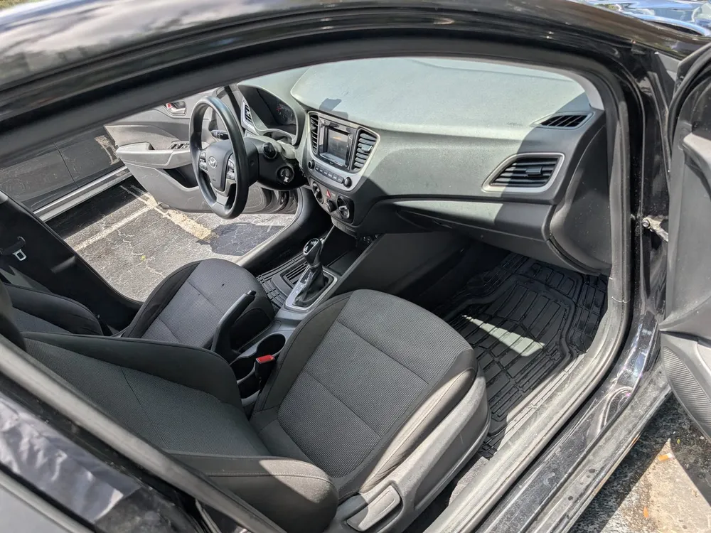 2019 Hyundai Accent SE 10