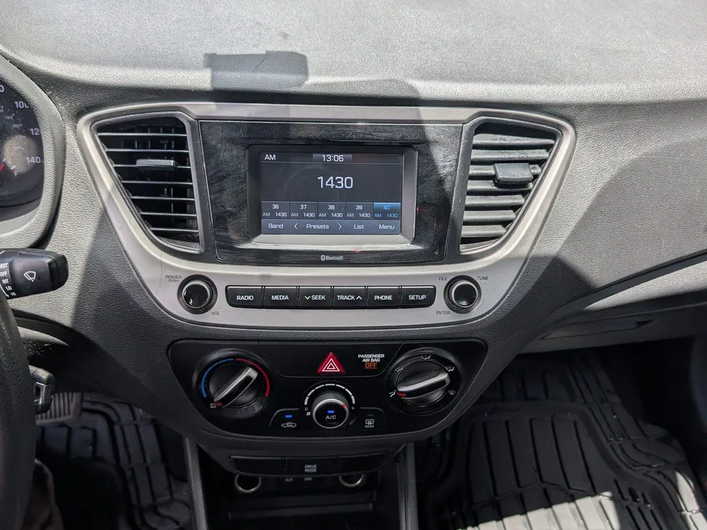 2019 Hyundai Accent SE 11