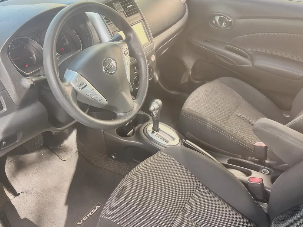 2019 Nissan Versa SV 3