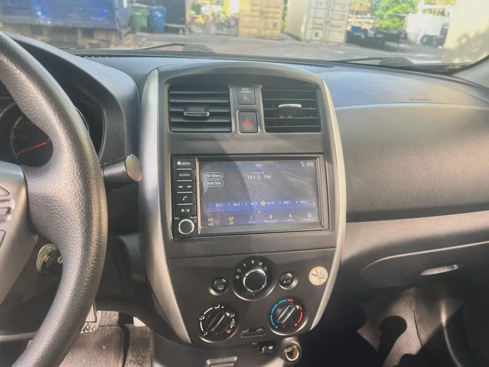 2019 Nissan Versa SV 8